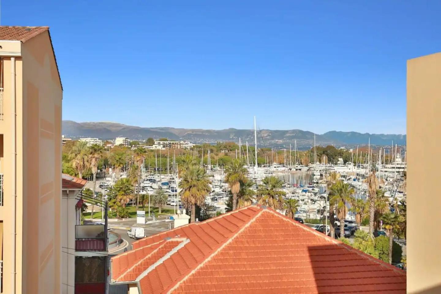 Charming Two-Bedroom Apartment With Balcony And Garage By The Marina أنتيب المظهر الخارجي الصورة