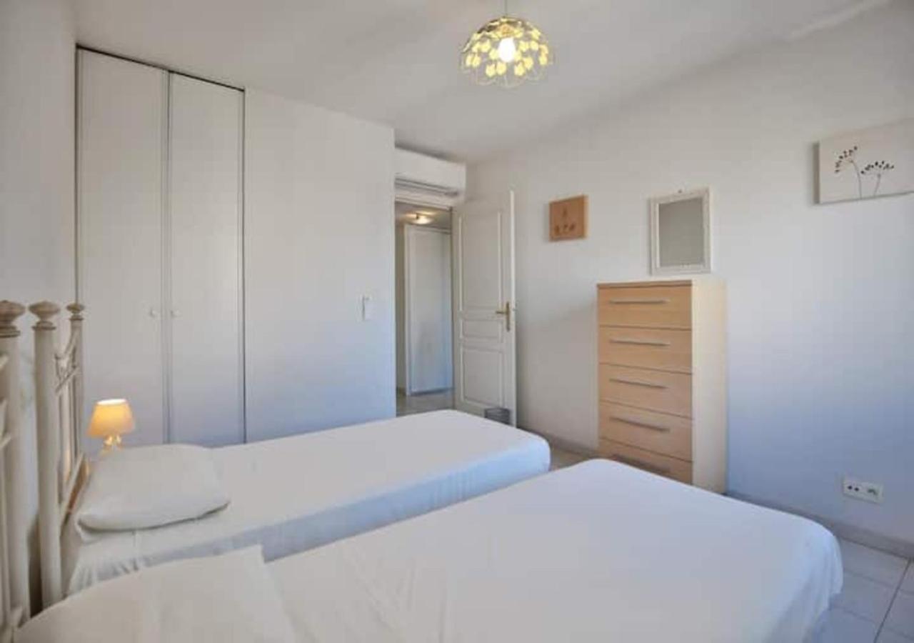 Charming Two-Bedroom Apartment With Balcony And Garage By The Marina أنتيب المظهر الخارجي الصورة