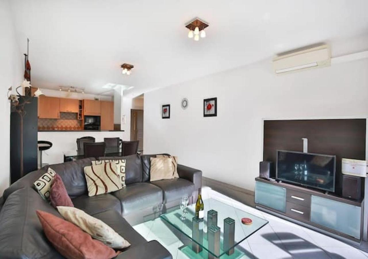 Charming Two-Bedroom Apartment With Balcony And Garage By The Marina أنتيب المظهر الخارجي الصورة